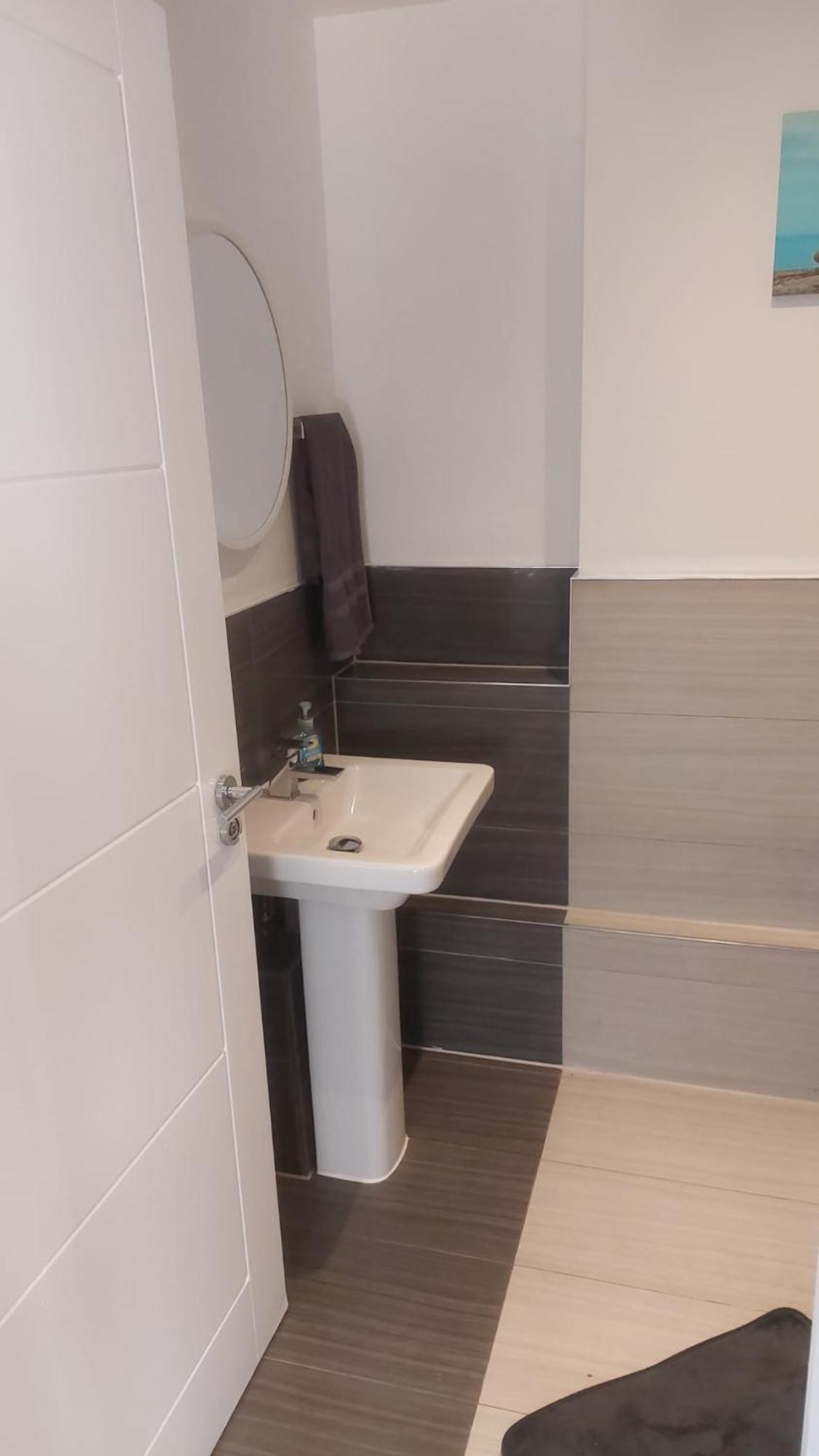 Spacious Studio Maidstone - Redecorated Oct 2023 Exterior photo